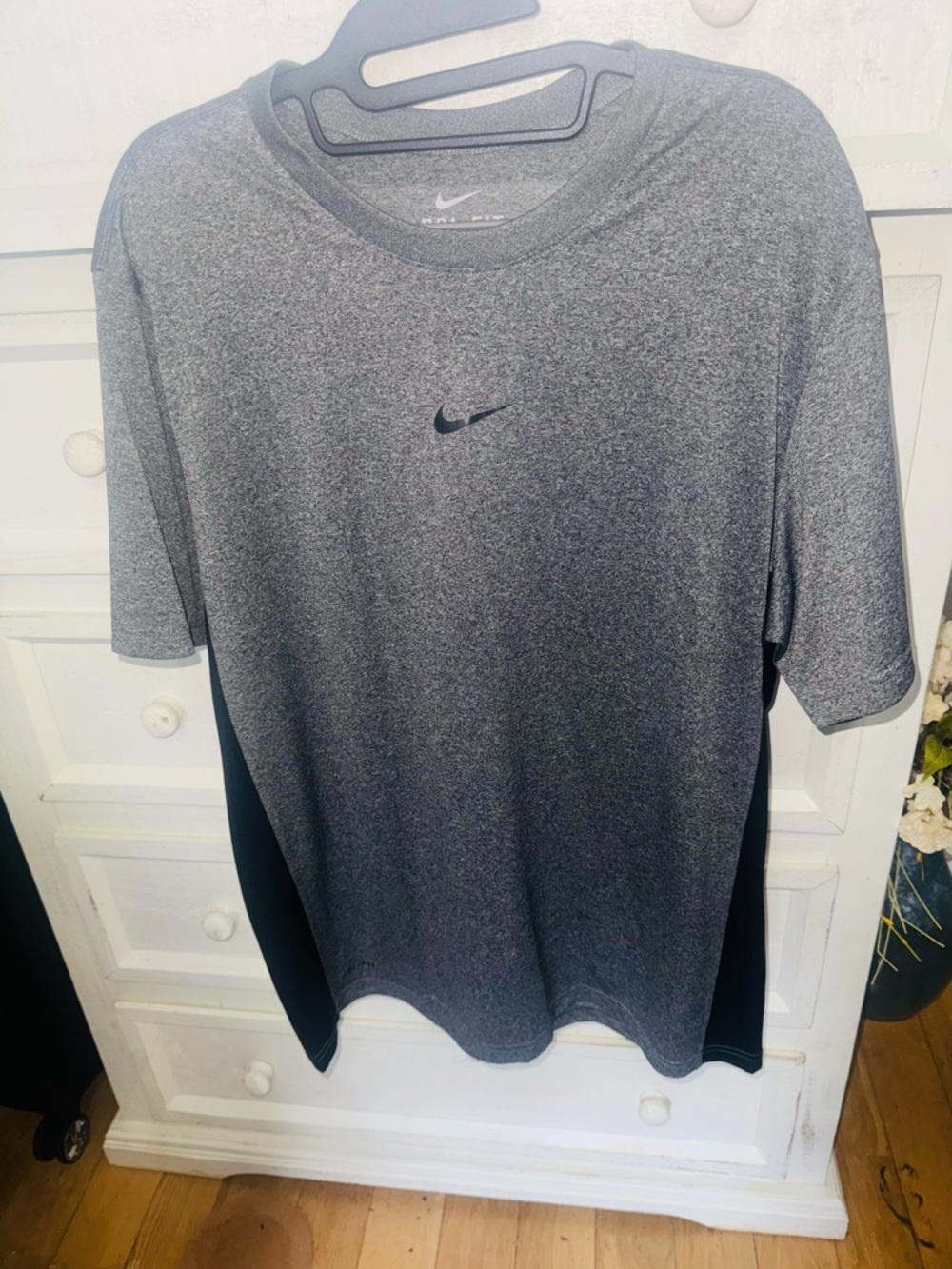Nike Men’s Gray Dri-FIT Short Sleeve Performance Tee